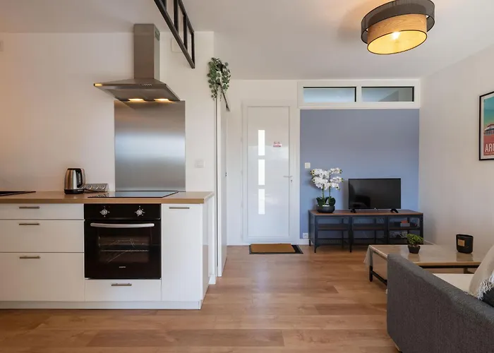 Marines-5 By Interhome * آركاشو