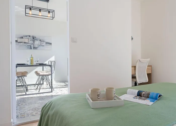 Marines-5 By Interhome * آركاشو